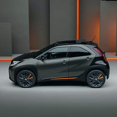 https://scene7.toyota.eu/is/image/toyotaeurope/aygo-x-ref-header-offers-1920x1080:Small-Landscape?ts=0&resMode=sharp2&op_usm=1.75,0.3,2,0