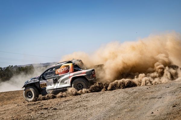 Toyota Hilux em prova no campeonato de portugal de todo o terreno
