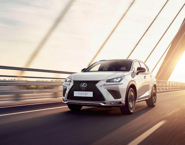 Lexus bilar