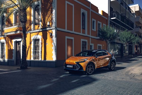 new c-hr image