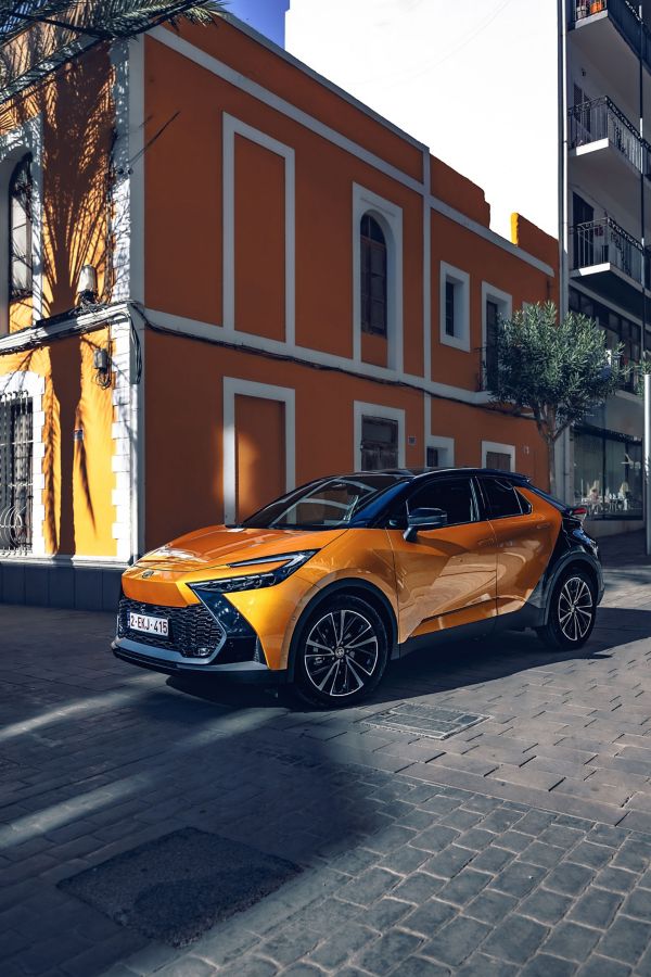 new c-hr image1 mobile