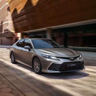 Toyota Camry 2018 — комплектации, цены и фото