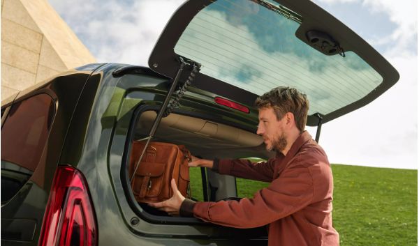 The Proace City Verso’s panoramic glass roof