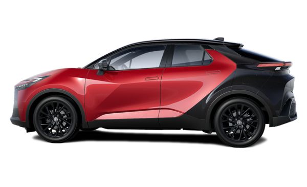 Turuncu Toyota C-HR ön ve yan görünüşü