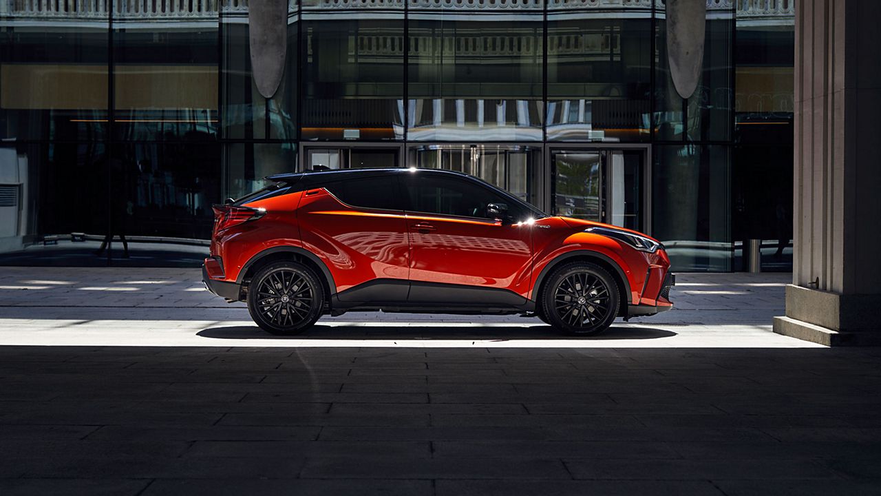 Best toyota hybrid sale suv