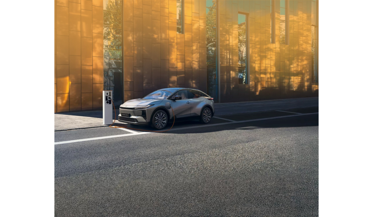 Nuovo Toyota C-HR+