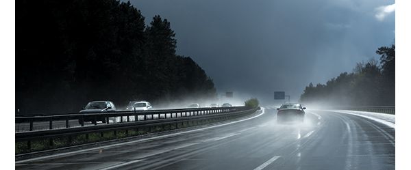 Como evitar el aquaplaning de un coche