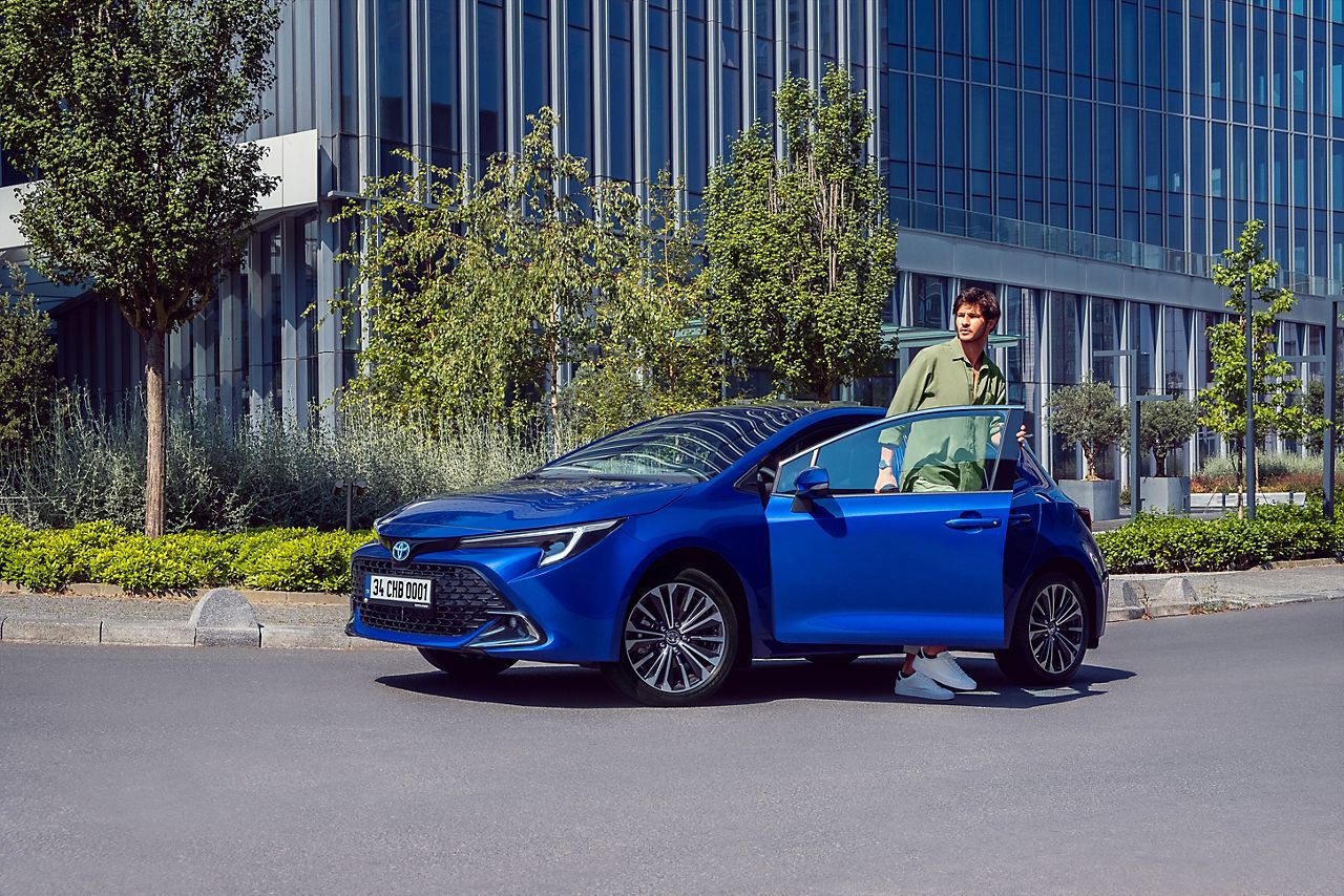 Toyota corolla hatchback on sale hybrid
