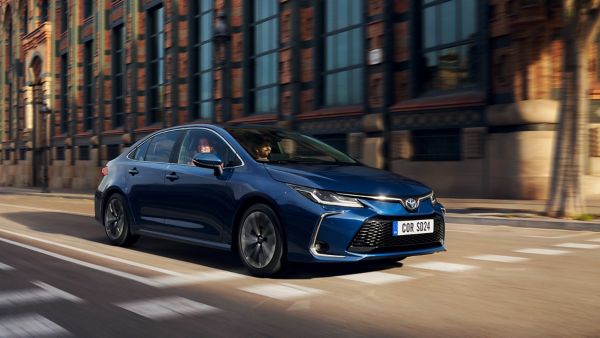 Син Yaris Cross Hybrid