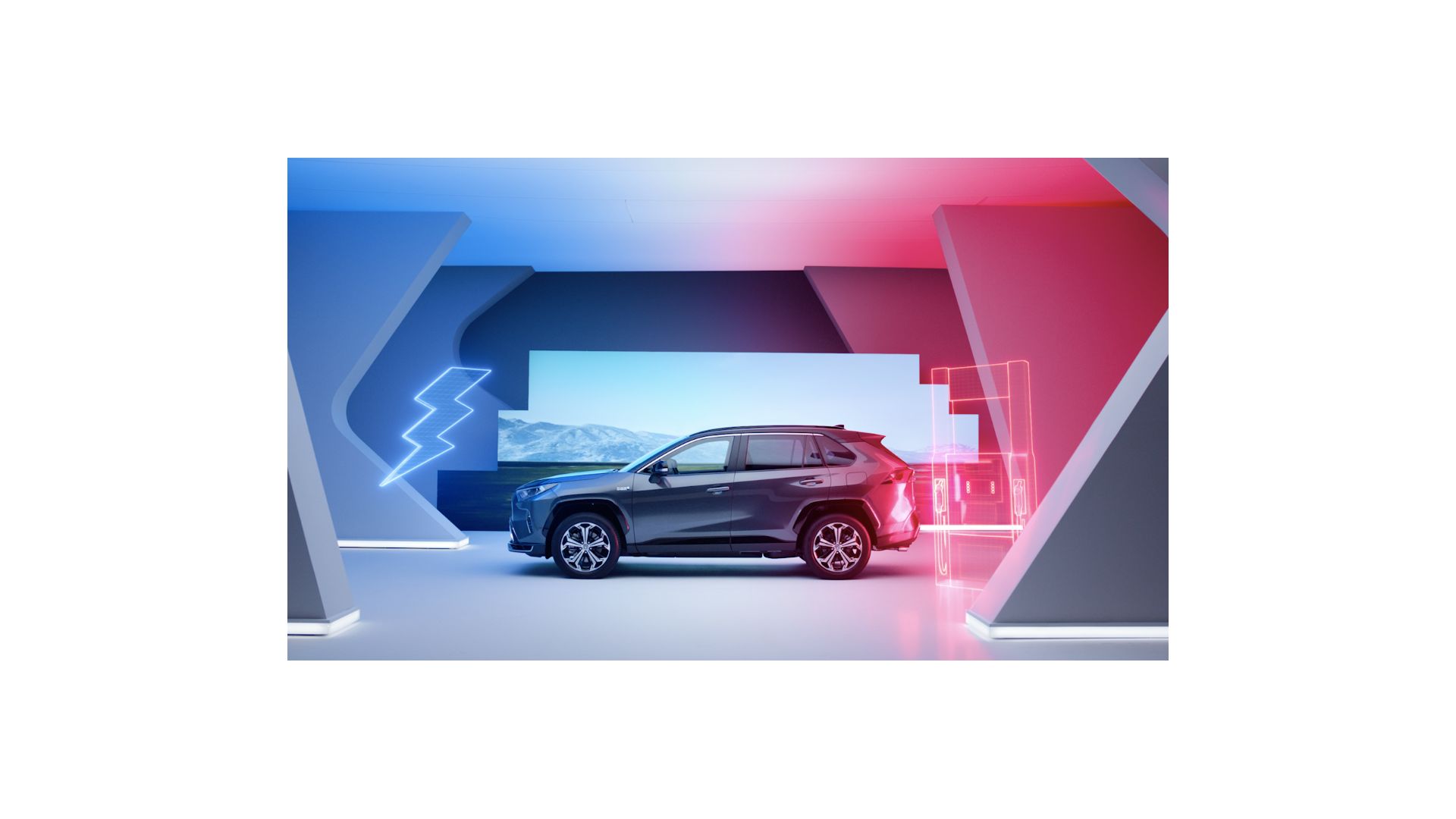 The difference between Hybrids & Plug-ins | Toyota Cyprus