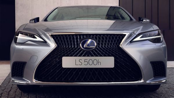 dxp-2022-lexus-ls-features-lexus-signature-grille-1280x720