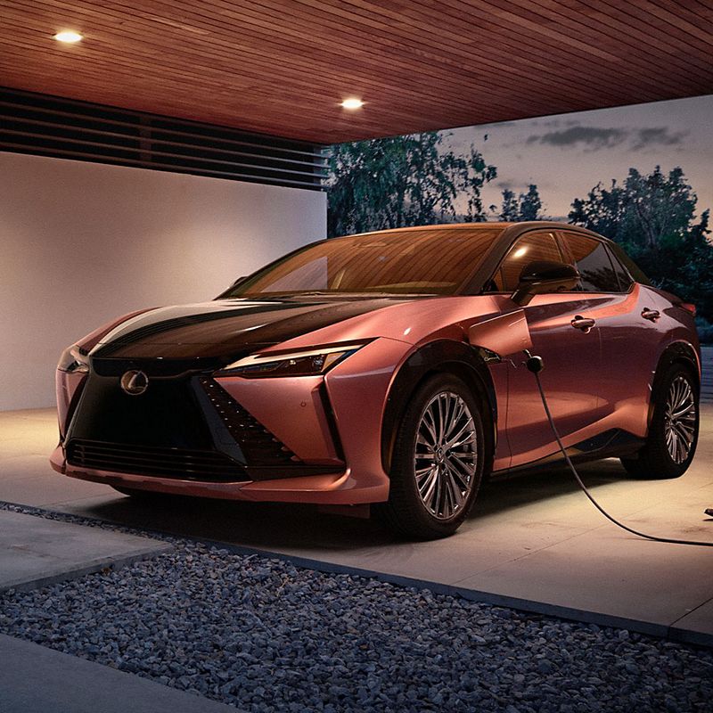 dxp-lexus-rz-450e-world-premiere-gallery-exterior-13-1920x1080-3