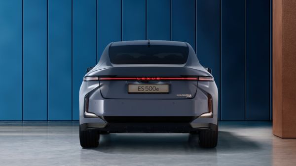 Lexus ES 500e