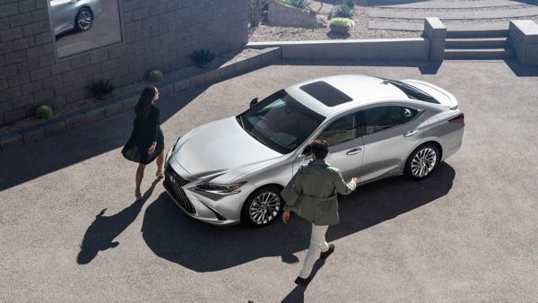 Lexus ES Exterior