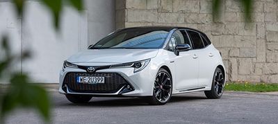 Model hybrydowy Toyoty.