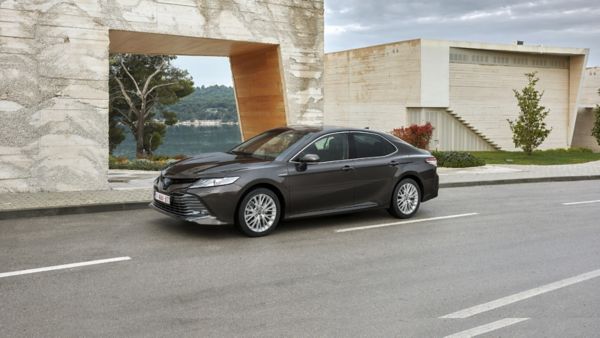 Toyota Camry |  2023-as év autója