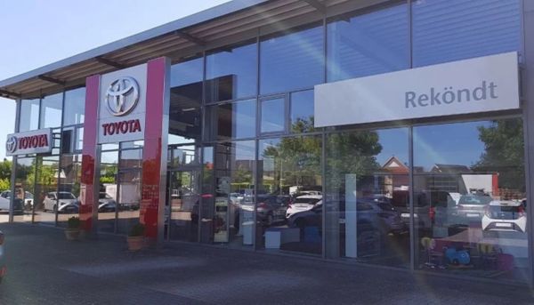 Außenansicht des Autohaus Reköndt in Bad Segeberg