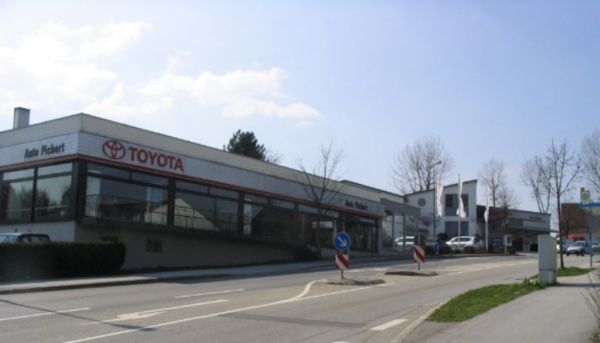 Ein Bild von dem Gebäude der Autohaus Pichert GmbH