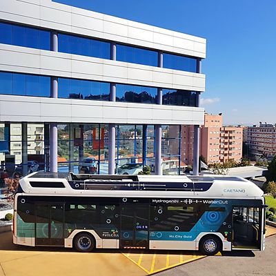 Caetano fuel cell bus on a test in Oviedo - Sustainable Bus