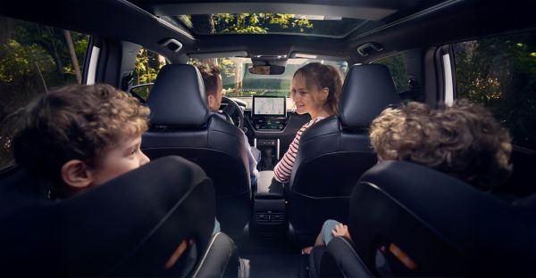 Оригінальні автокрісла Toyota: автокрісла для немовлят та для дітей різного віку. Купити дитяче автокрісло в офіційного дилера Toyota в Україні.