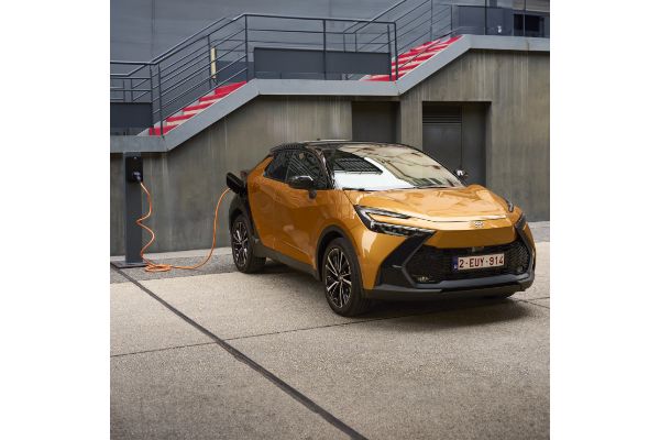 a vadonatúj Toyota C-HR