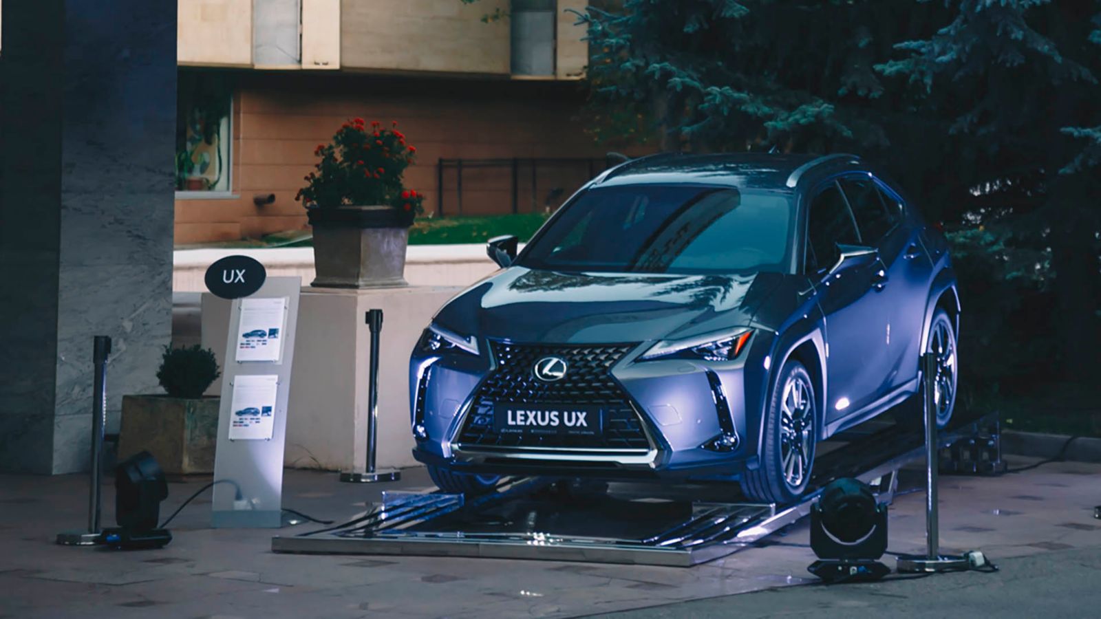 Lexus Kazakhstan "Нәзік тепе-теңдік" атты казіргі жапон графика көрмесінің Бас серіктесі