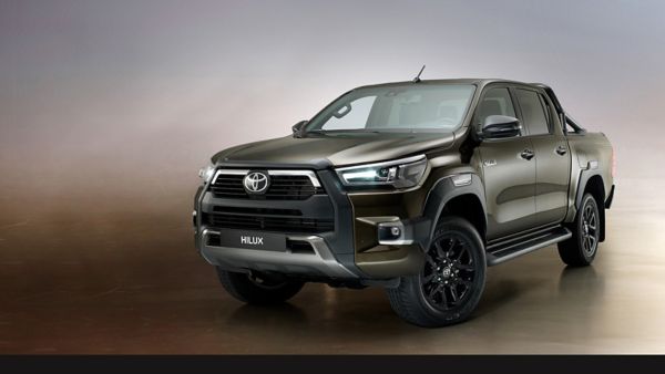 hilux-invincible1600x900new