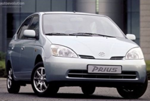 Historyczny model Toyoty Prius.