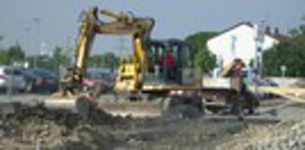 Ein Bild von einem Bagger auf einer Baustelle