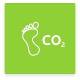 Ikona śladu gołej stopy z napisem „CO2” na zielonym tle.