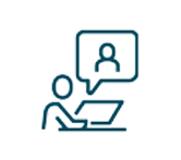 Ikona człowieka siedzącego przez laptopem i rozmawiającego z kimś online.