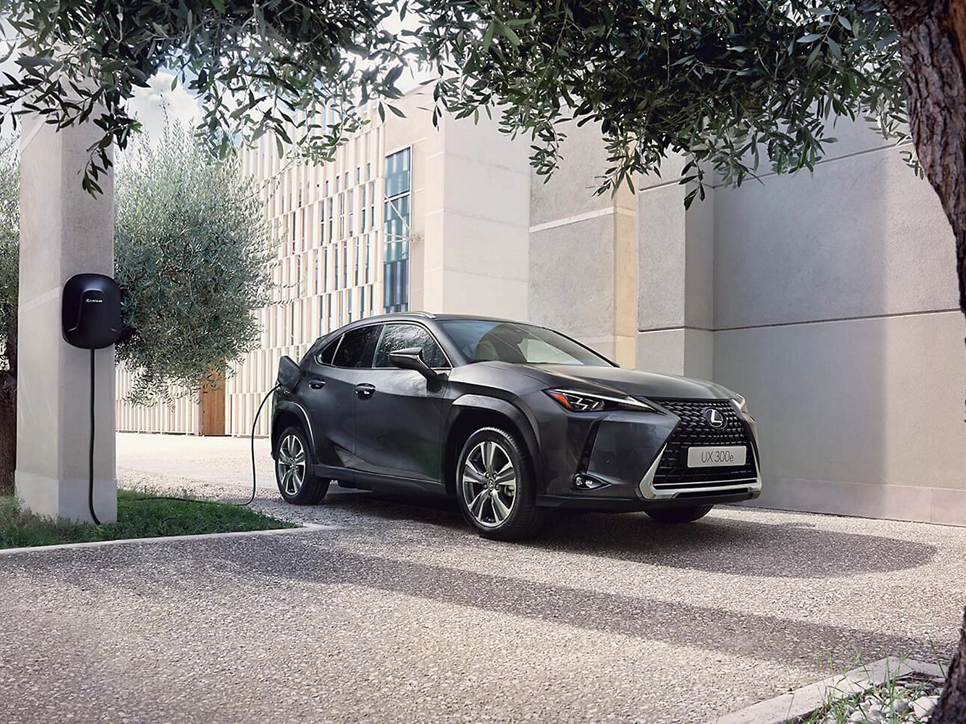 Lexus ux deals range on electric