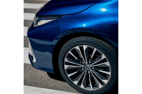 Corolla Sedan хибрид предната джанта