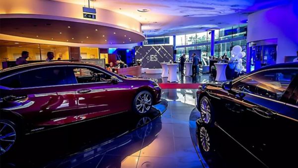 Salon Lexus Katowice wnętrze