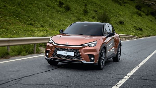  HAYALİNİZDEKİ LEXUS MODELİNE SAHİP OLUN 