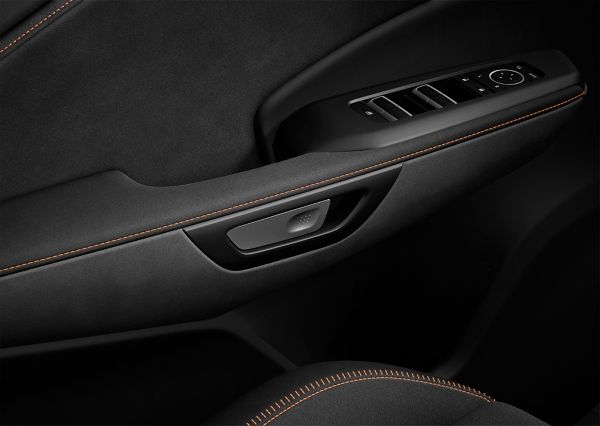 Lexus LBX Door