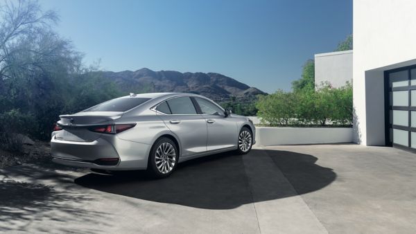 Lexus ES 300h parked in a driveway