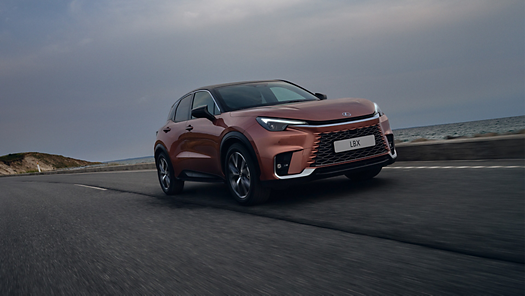 Yeni Lexus LBX Kendi Kendini Şarj Eden Hibrit | Lexus