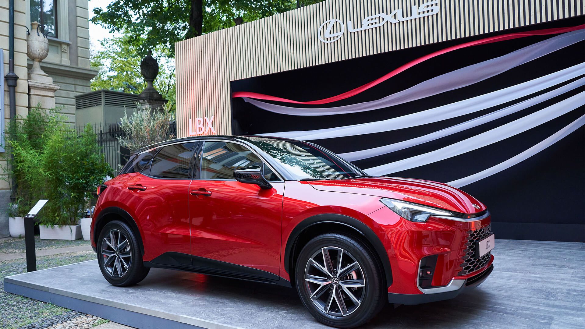 A person at the Lexus LBX Milan Car Wash City Event