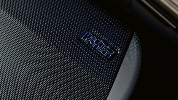 lexus-lbx-technology-comfort-13-speaker-mark-levinson-sound-1920x1080