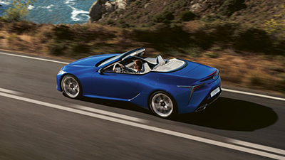 Notre gamme de véhicules électrifiés premium | Lexus France