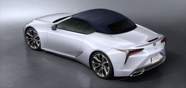 lexus-lc-my22-hero