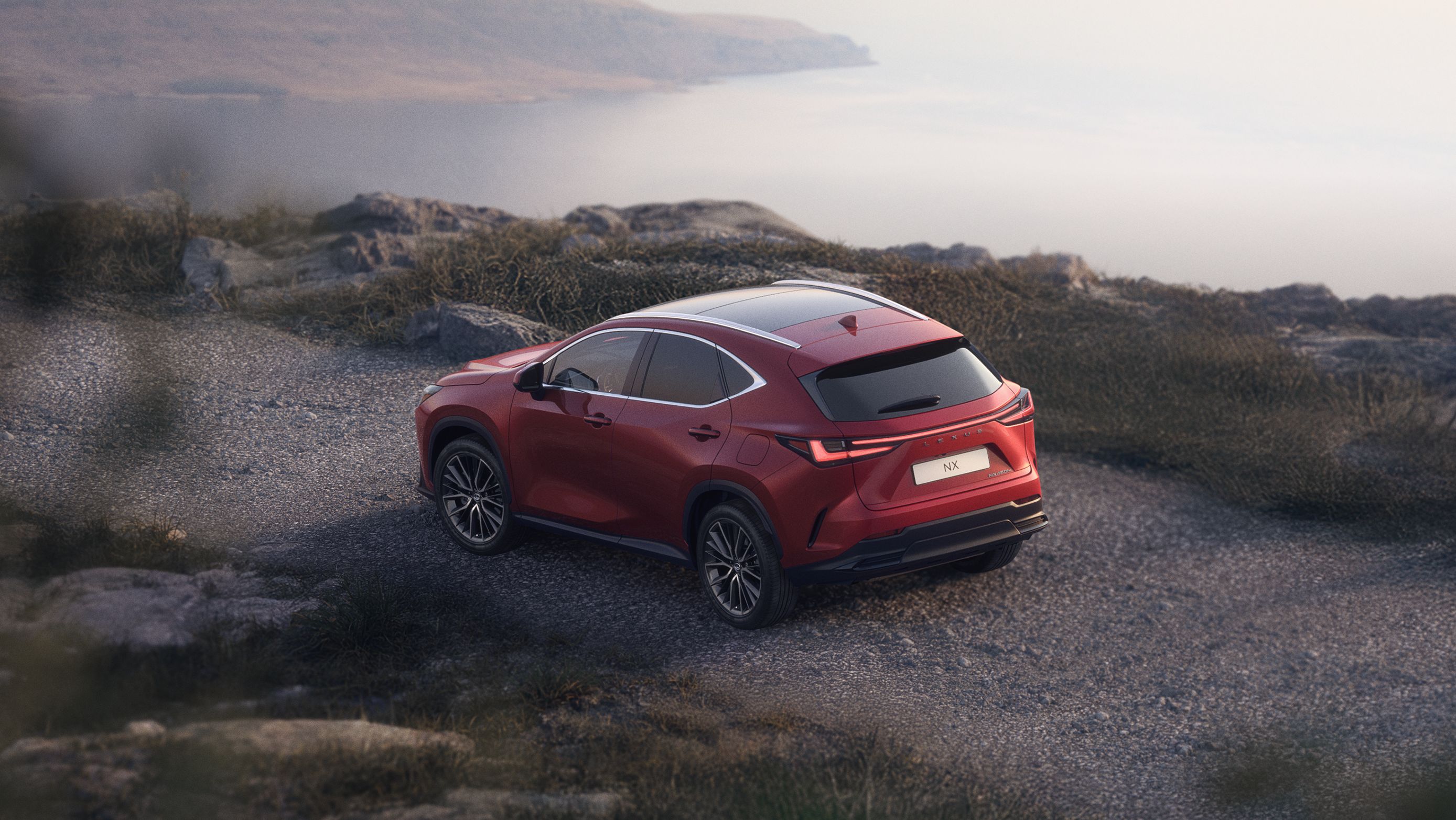Punainen Lexus NX Plug-in Hybrid yläviistosta kuvattuna