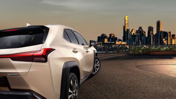 lexus-ux250h-trasera-1920x1080