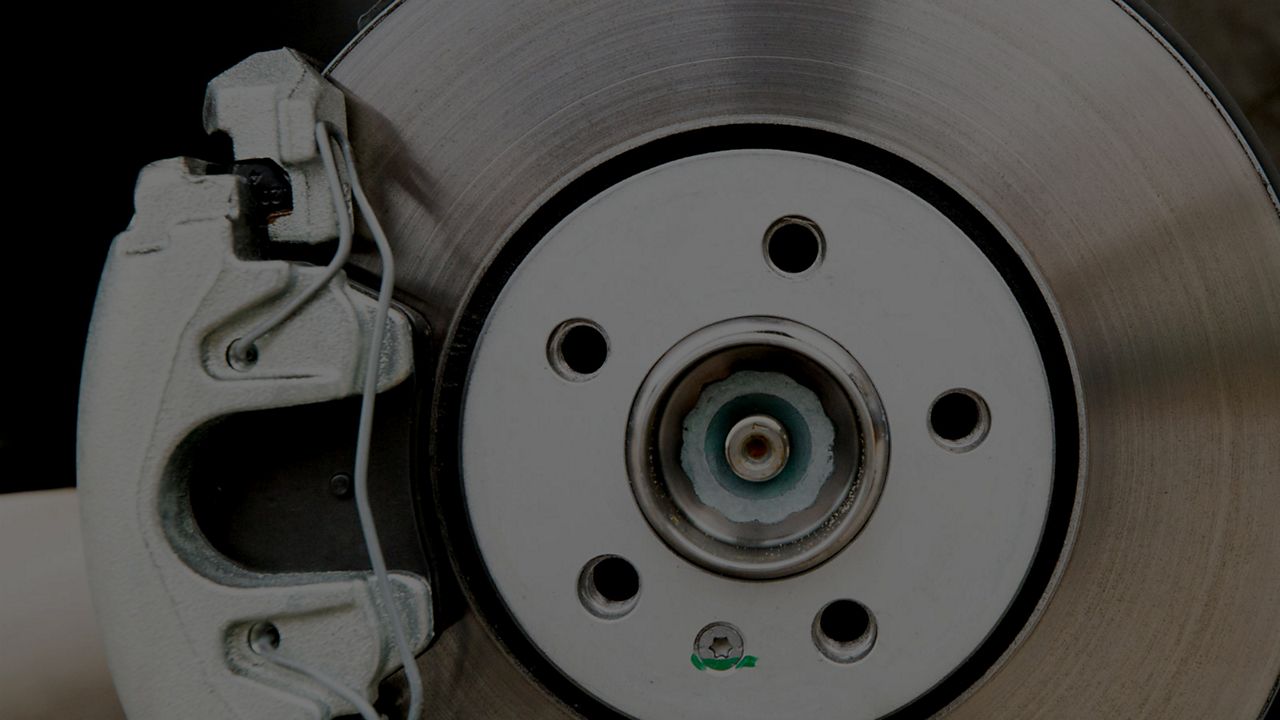 Cuándo se deben cambiar los discos de los frenos de los autos?