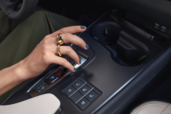 Lexus UX 300e interior