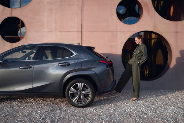 Lexus UX 300e