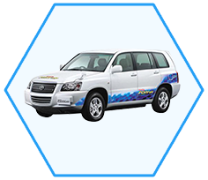 Toyota FCHV-ADV w ramce heksagonalnej.