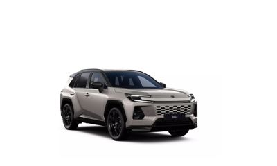 Ein weißer Toyota RAV4 Plug-in Hybrid auf weißem Hintergrund
