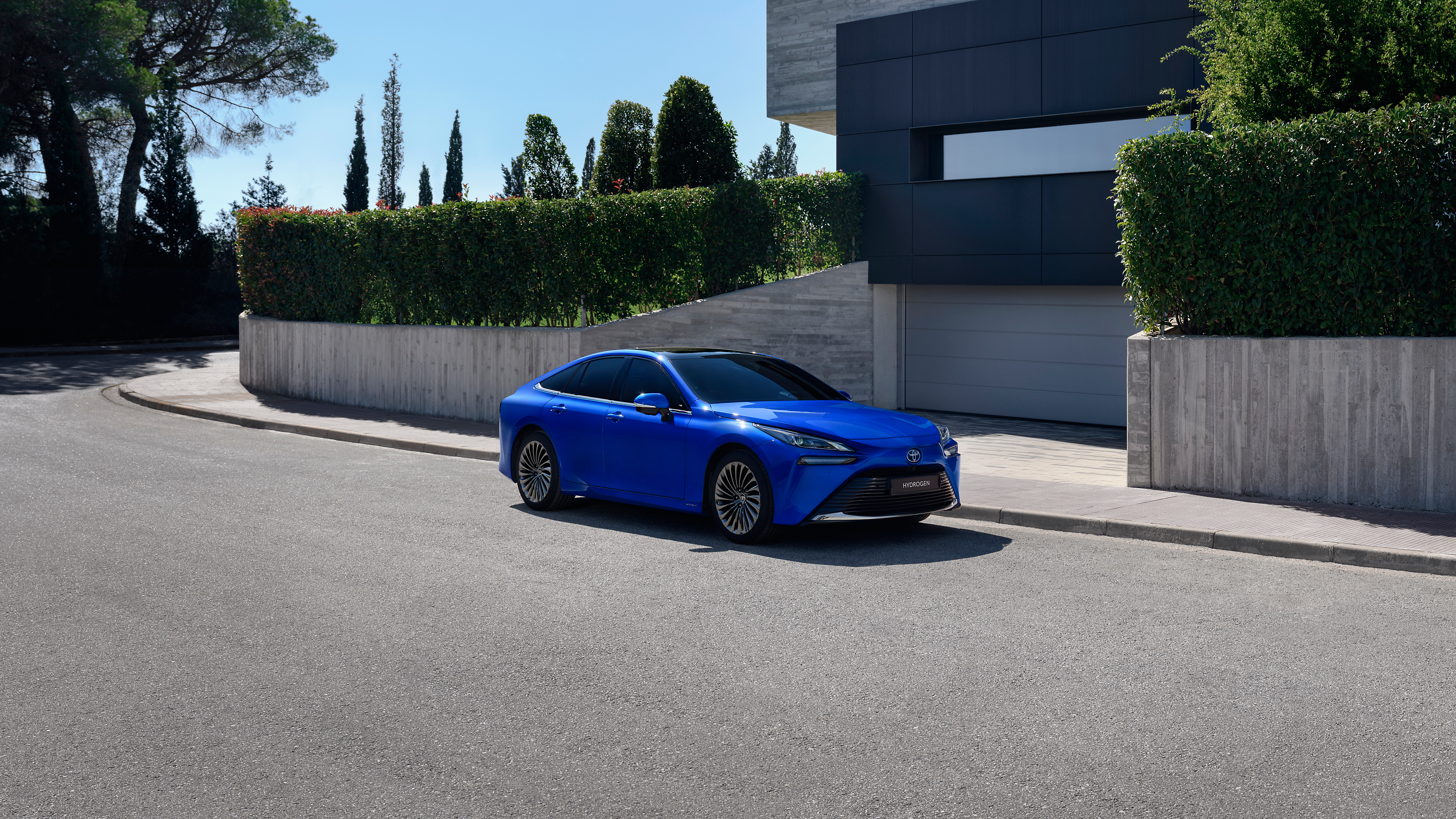 Een waterstof-elektrische Toyota Mirai op de weg